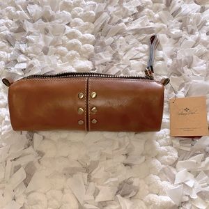 NWT Patricia Nash Isla Oblong Case